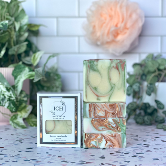 Oud Wood & Moss